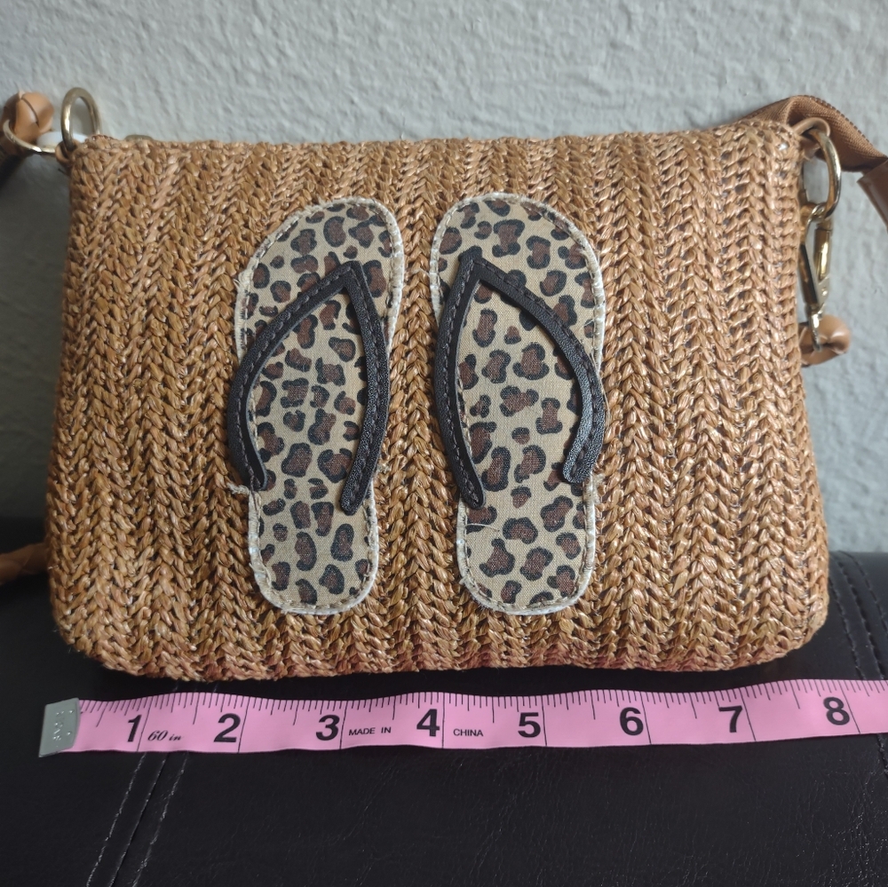 Sondra Roberts Squared Woven Straw Rafia Flip Flop Crossbody Bag - Picture 13 of 14